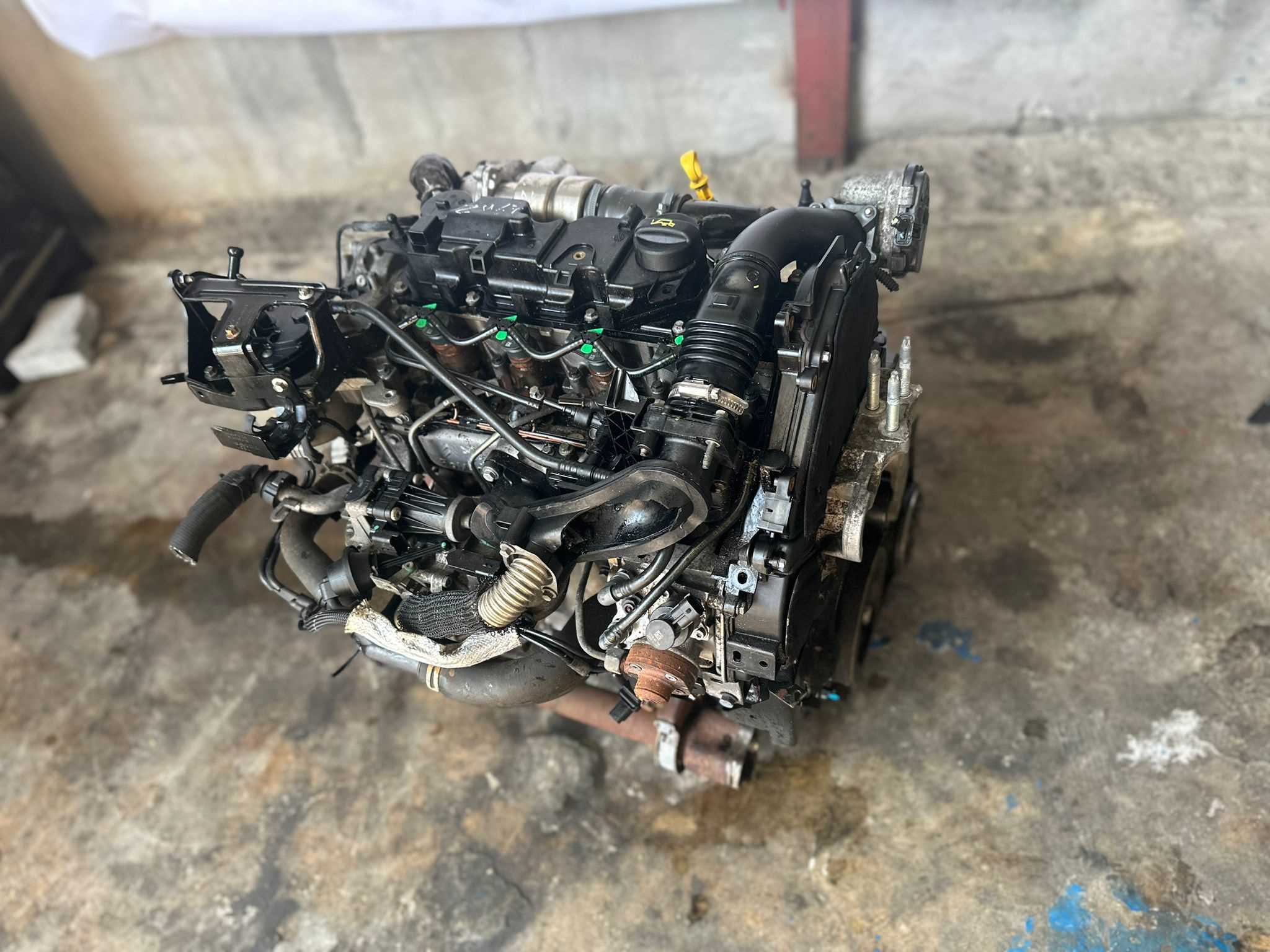 FORD KUGA KOMPLE MOTOR